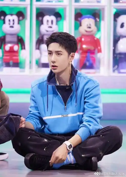 这一季队长有韩庚王一博刘雨昕刘雨昕是这街第一位女队长