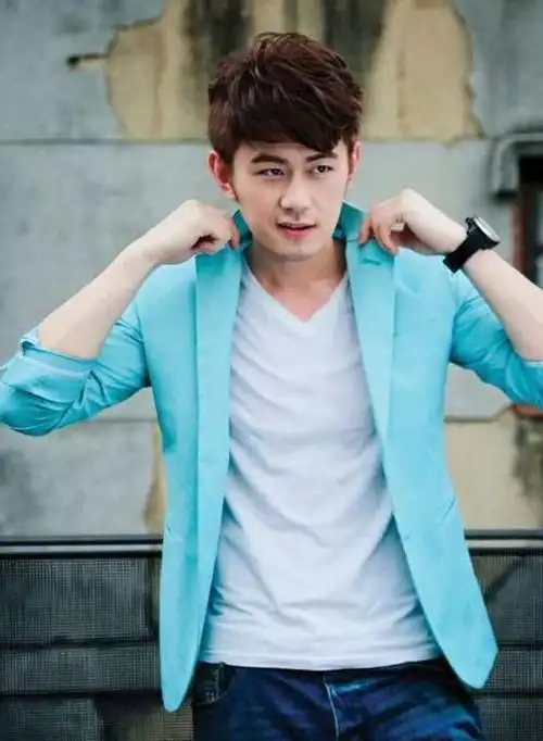 听说这些大陆男演员都身高186cm,胡东原来也在其中