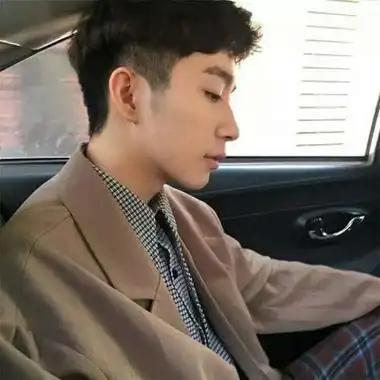 适合稳重男生微信头像3040岁有品位帅气中年男人头像