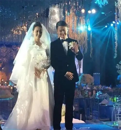 这个男演员一生事业毁在两个女人手里妻子只有脸是真的