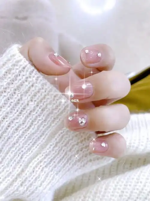 美甲|上班族短指甲来做这款吧!干净又秀气