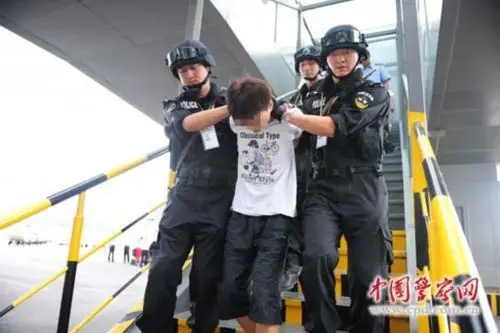 云南省曲靖市公安局14日上午召开新闻发布会,宣布成功告破曲靖富源"