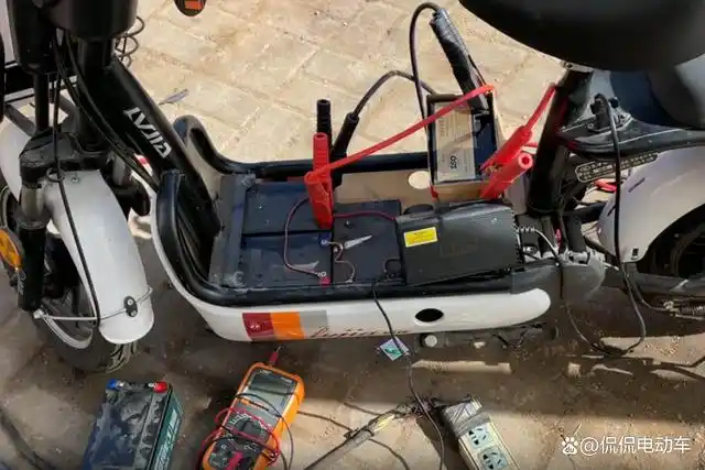 用1年电动车就跑不远,需要更换新电池吗?2个解决办法,更加省钱