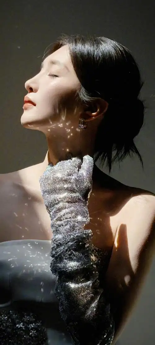 江疏影,手套换一副的话,就完美了