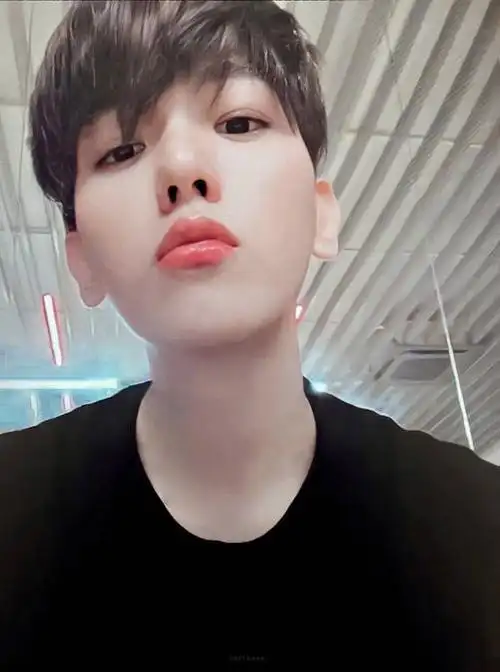 开一个边伯贤自拍头像楼