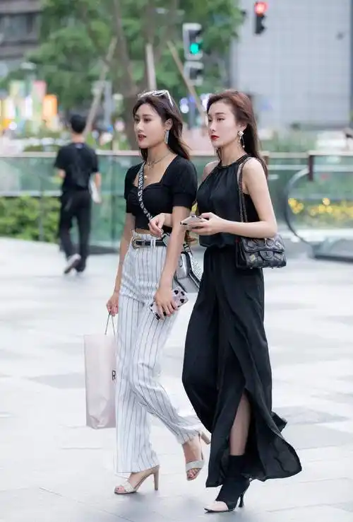 原创看街头美女的夏天长裤穿搭你也可以穿出清凉的美