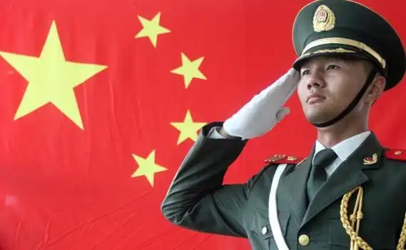 标准的立正稍息敬礼的姿势是怎样的