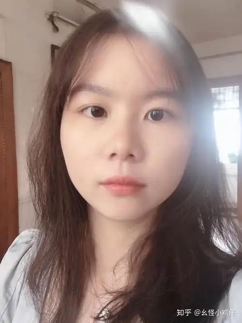 有没有高度近视也漂亮的女孩子呀