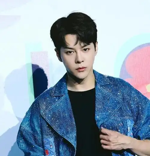 徐海乔身高:180也是妥妥的大长腿欧巴,也是行走衣服架子!