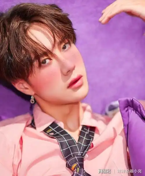 有种百搭叫王一博王草帽造型文艺范十足你爱了吗