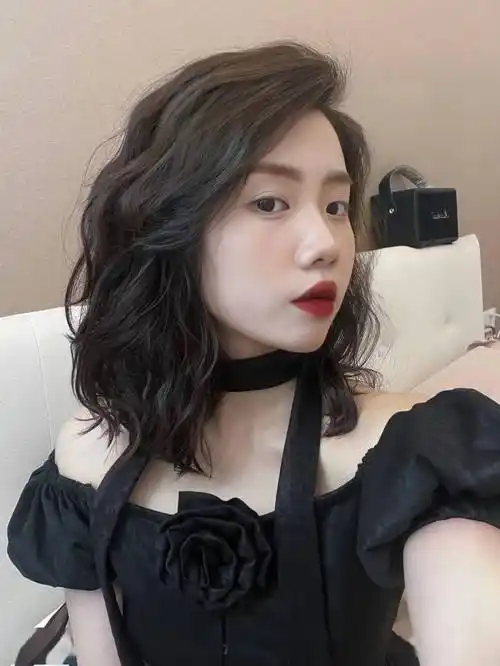 "秋天的复古港风烫"_发型_造型_卷发