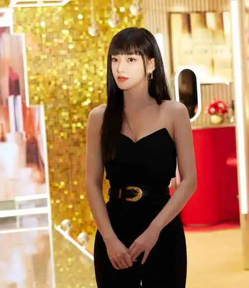 人间芭比程潇,又萌又美,她的美丽和可爱让人无法抵挡_明亮_笑容_魅力