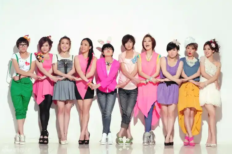 组图:沈阳快女十强出"卖萌照" 比比谁最萌_高清图集_新浪网