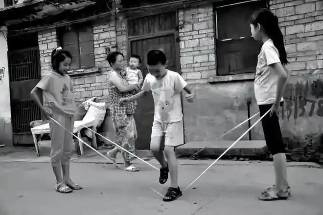 老照片80后的童年每一张都是过往的纪念值得收藏