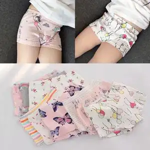 8岁女童小内裤女孩