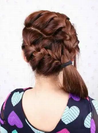 【引用】11款百变蝎子辫编发 短短十秒美美出门