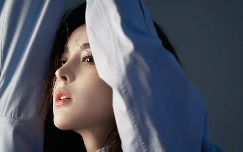 古力娜扎湿发性感高清桌面壁纸