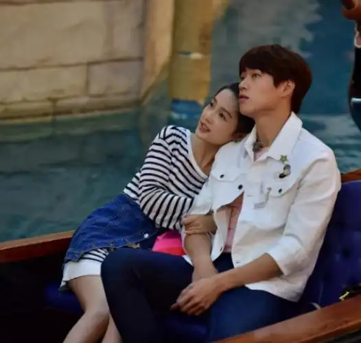 邓伦杨洋绯闻,肖战也被指喜欢她-票房剧透网