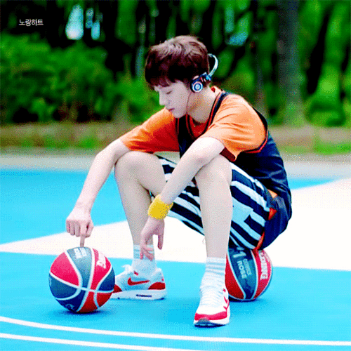 如何评论赖冠霖