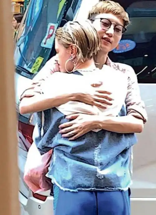 成龙忙应酬无视私生女认祖归宗事件房祖名发声支持吴卓林