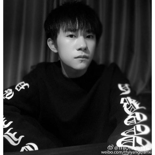 易烊千玺这就是街舞同款衣服跳舞长袖宽松黑色卫衣学生男女潮流