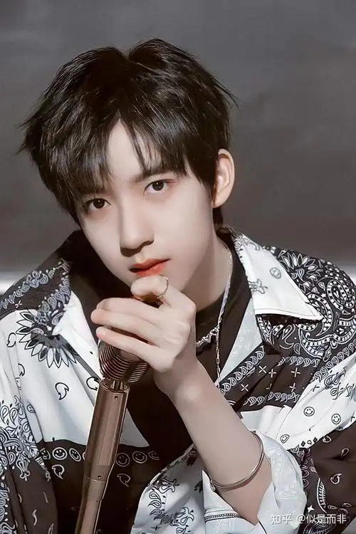 有没有贺峻霖的神图? - 知乎