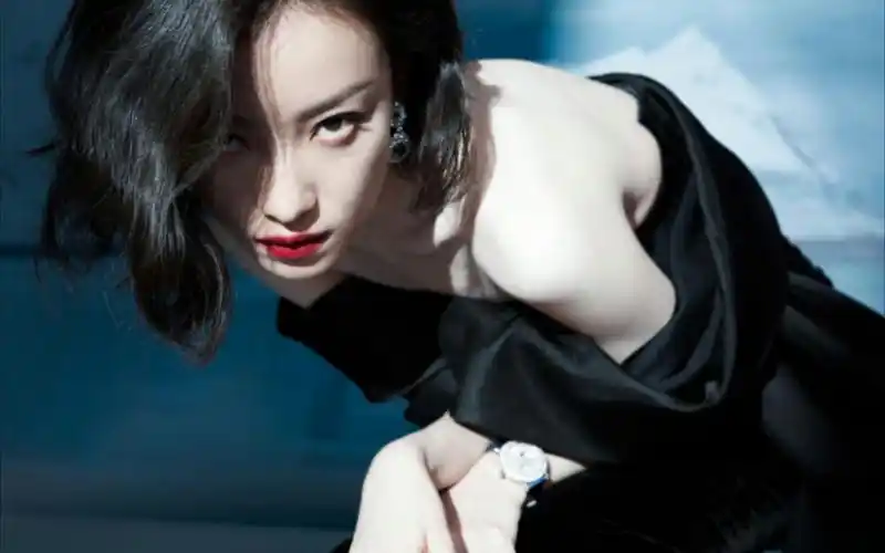 倪妮 跪在你身前