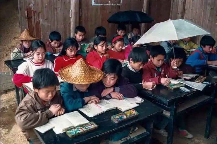 满满回忆上世纪90年代的闽东乡村儿童写真