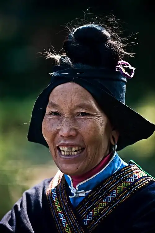 ctps.cn-- 好开心的苗族妇女 苗岭山人1 纪实 人物