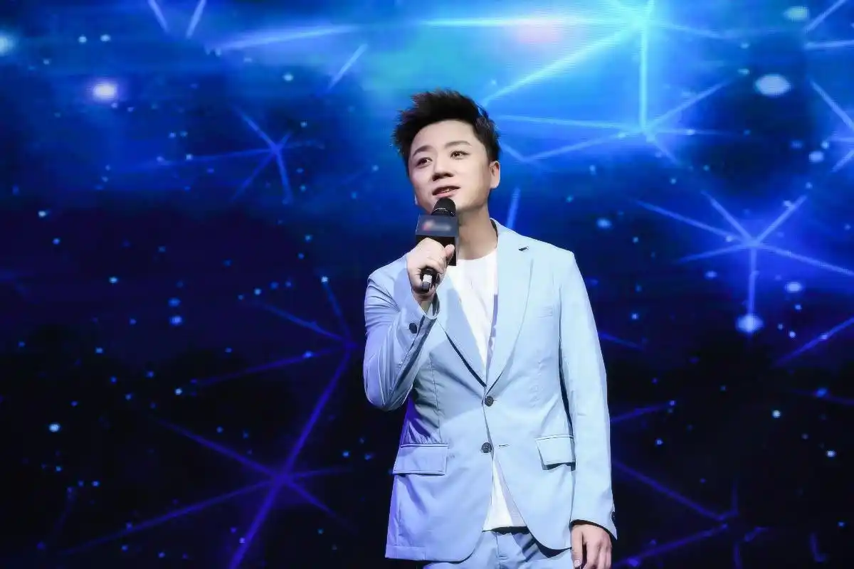 歌唱美食两不误 歌手张磊诚意十足献佳作