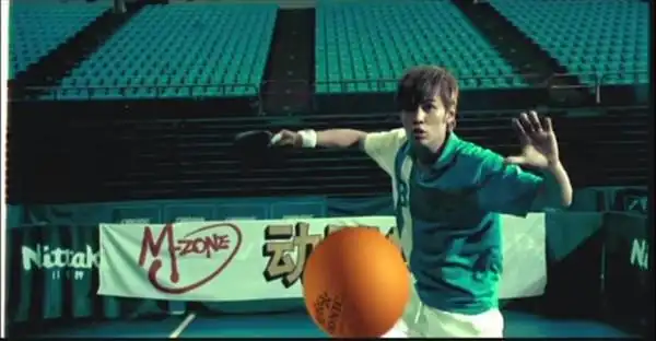 《三年二班》重现!周杰伦和马龙携手打乒乓球