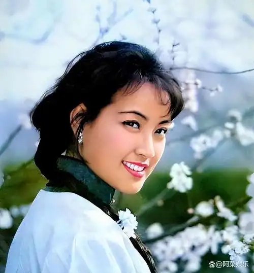 刘晓庆:5段感情4段婚姻,一生未生育身材堪比超模