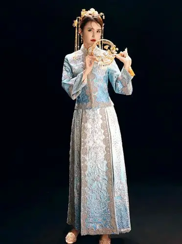 首页 婚纱礼服 冰蓝女神中式囍服 收藏相册  礼服形式:秀禾服,龙凤褂