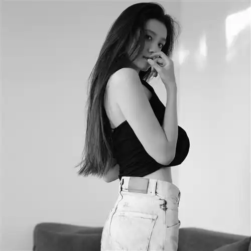 女生头像霸气侧漏黑白超清500像素喜欢大图的来吧