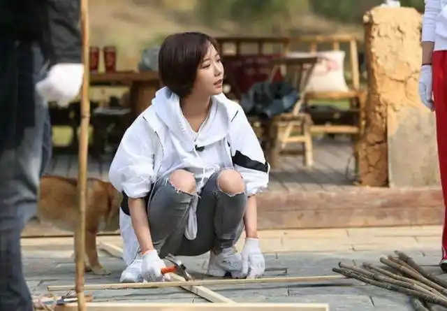 还记得王珞丹参加《向往的生活》送的礼物吗?好治愈