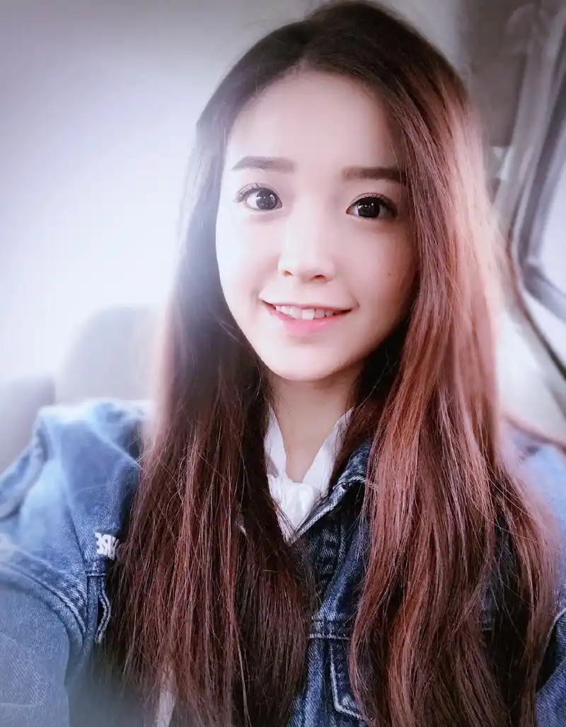 金雯昕图片 金雯昕清新性感生活照片