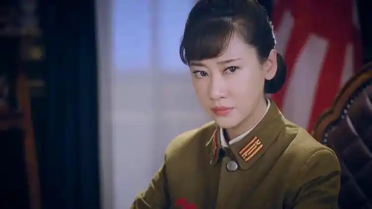 《烈火刀影》:小夏杀了被重兵把守的大佐,伊敏在外面秘密接头