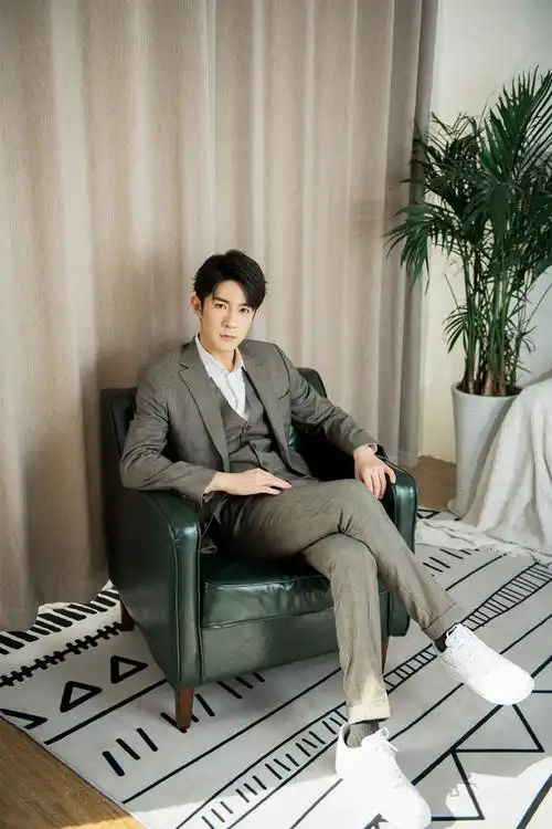 季肖冰相关图片