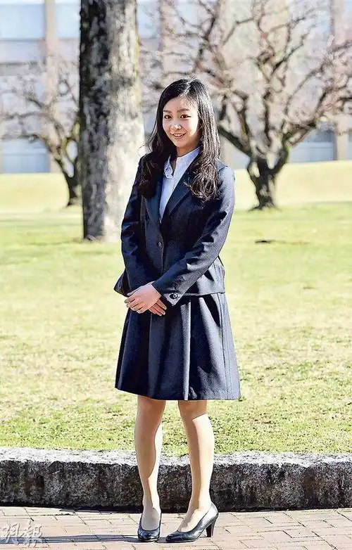 日本最美公主佳子参加入学典礼 穿套装颜值爆表