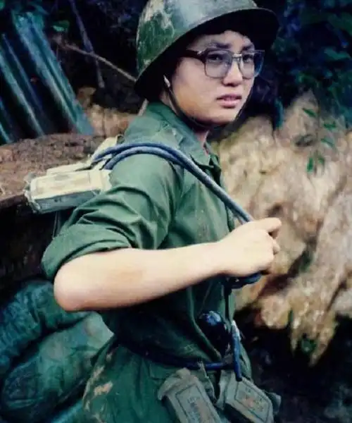 战地女神刘亚玲违抗军令上老山前线回来后被记大处分