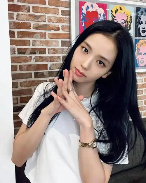 金智秀  #jisoo  #ins  #穿搭9799智秀ins账号【sooyaaa