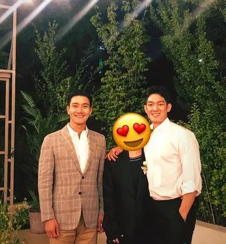 好兄弟低调结婚,sj崔始源忙中抽空出席婚礼,晒出现场照送祝福!