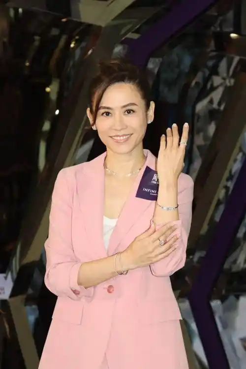 6753岁tvb前女星与古天乐合体现身!直言感情事随缘!