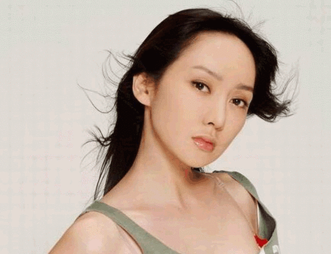 还记得"万物生"的萨顶顶吗?罕见一张素颜照,清纯美到不敢认_蓬莱阁传