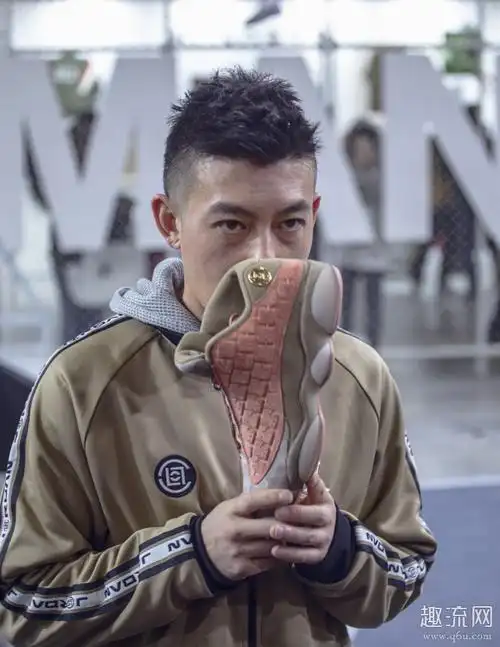 clot x aj11 金丝绸谍照赏析 陈冠希联名耐克aj11金丝绸发售信息