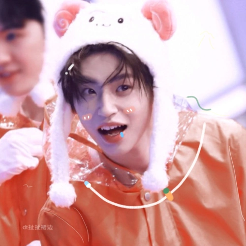 小鬼王琳凯 赞 评论 72 更多 所有评论 你也来说些什么吧 鬼鬼小可爱