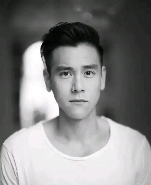 彭于晏这些照片你见过吗?他在《邪不压正》电影里演技究竟如何?