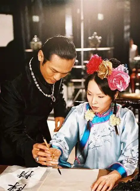 《第八号当铺》|拿欲望与魔鬼交易,没有人能全身而退|爱情|韩诺|孙卓