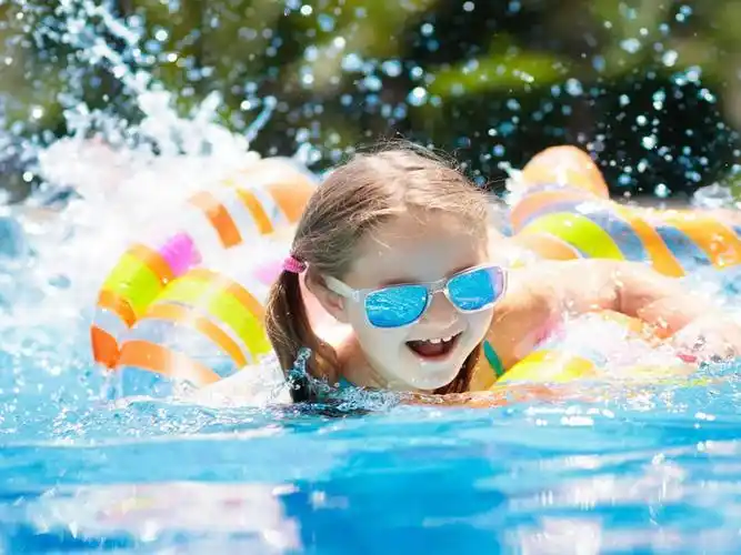 儿童夏季游泳要注意预防