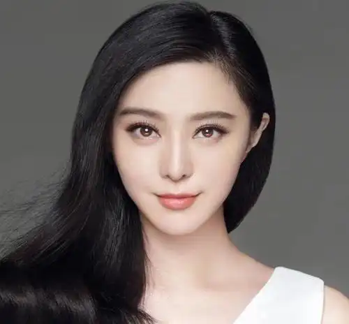 有一种"发量惊人"叫范冰冰,38岁烫起羊毛卷,瞬间美回20岁